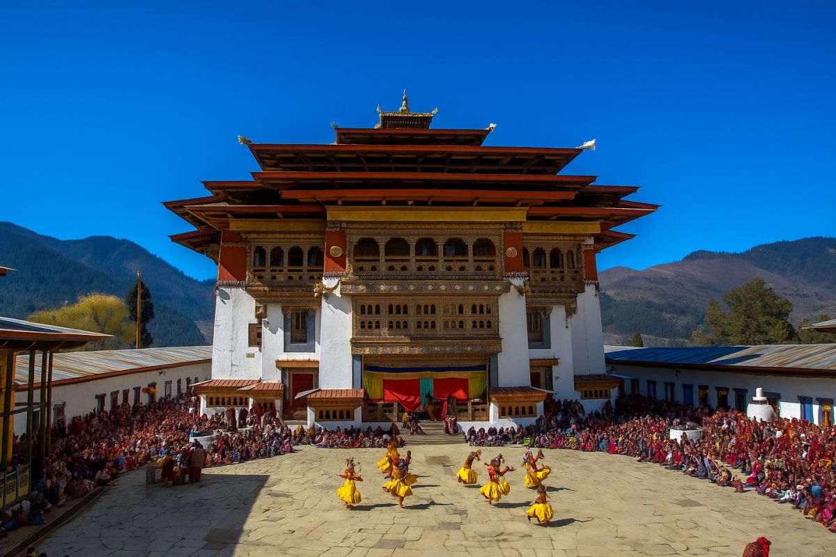 Festival Tour in Bhutan – Gangtey Tshechu
